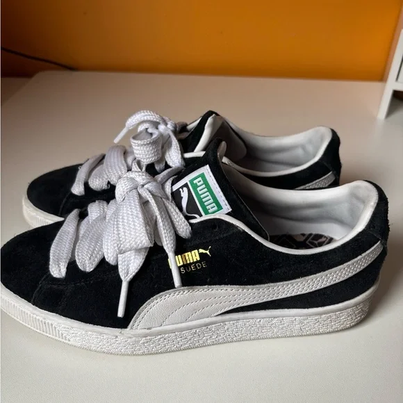 Puma Suede Classic - Black US7 Women - Picture 3 of 5